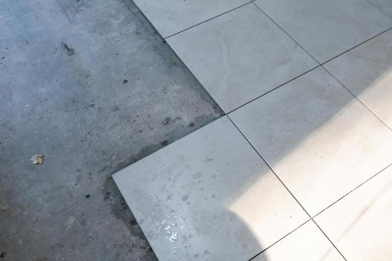Pourquoi choisir un carrelage grand format à Vandœuvre-lès-Nancy ?